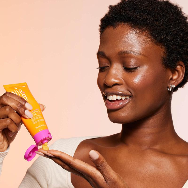 NIP+FAB Vitamin C Fix Scrub 75m (Worth £12.95) 1