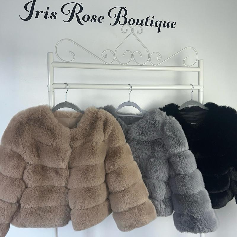 [IRIS ROSE BOUTIQUE] Premium Faux Fur Jacket - 4 Row Sleeve 1