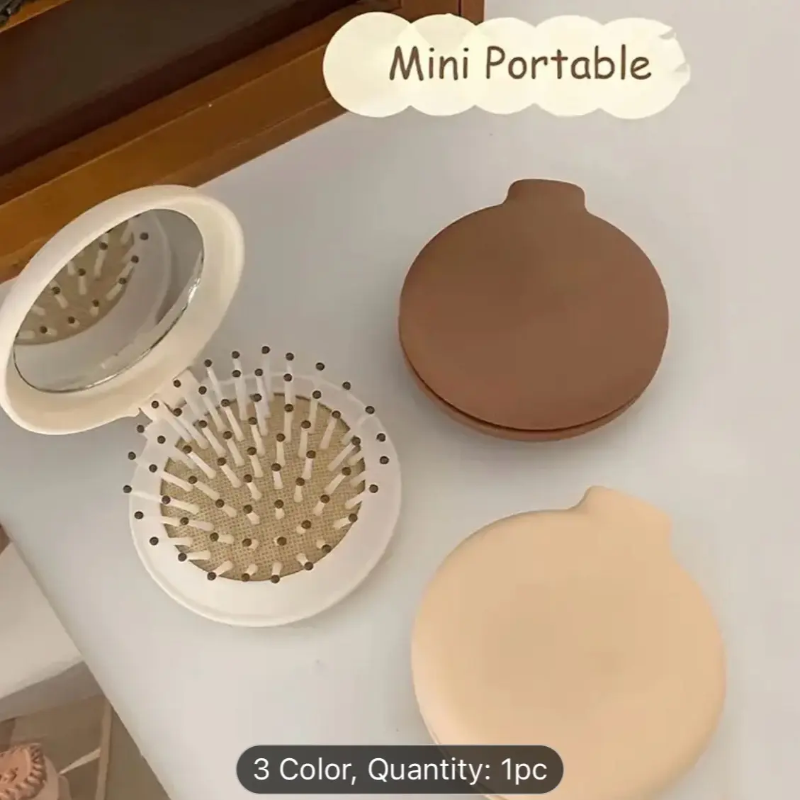 Travel hairbrush compact