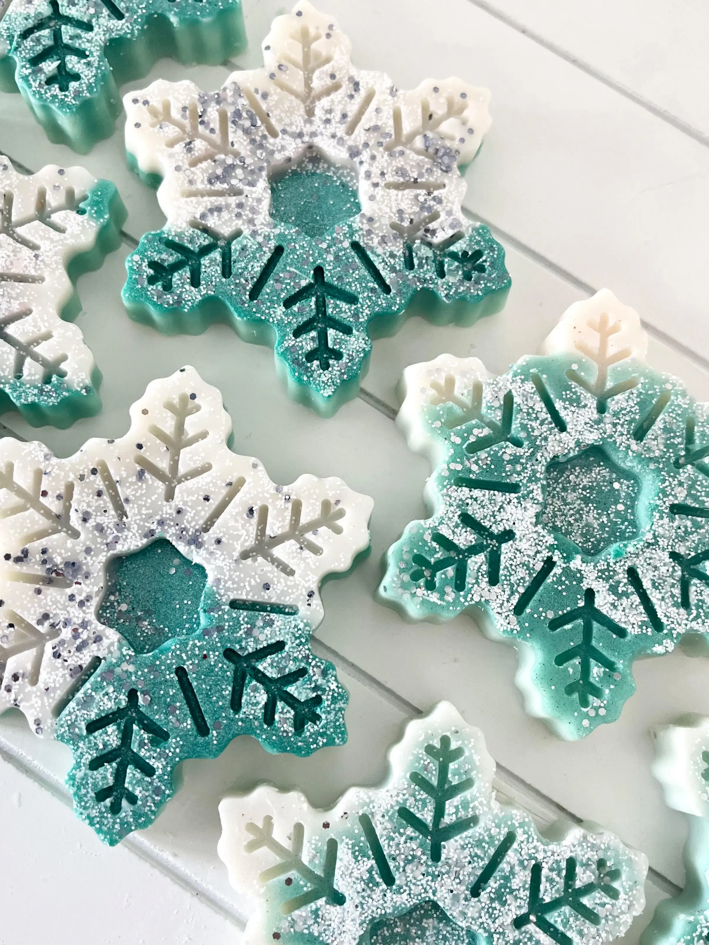 Snowberry & Mistletoe scented Snowflake wax melt shape