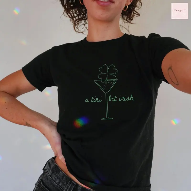 A Tini Bit Irish Baby Tee - St Patricks Day Outfit, Green Martini Unisex Cotton Crop Top, Funny Irish Drinking Gift 1