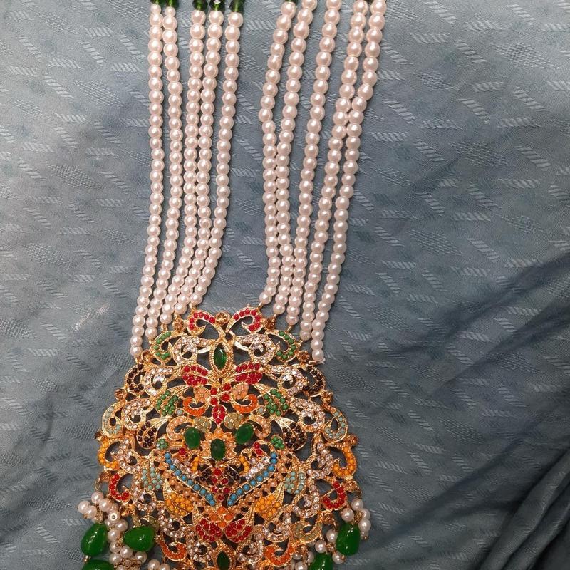 Noor ul ain Long nauratan mala set with pearls with earring tikka 3