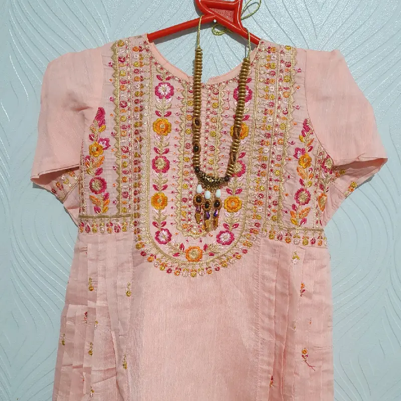 KIDS COLLECTION GIRLS BEAUTIFUL EMBROIDERED COTTON FROKE SUIT WITH BEAUTIFUL NECK LACE 2