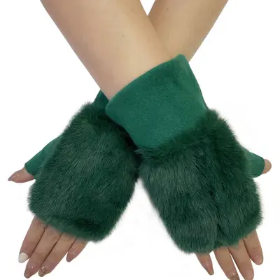 Fluffy Feng Hat & Warmth Gloves main image 0