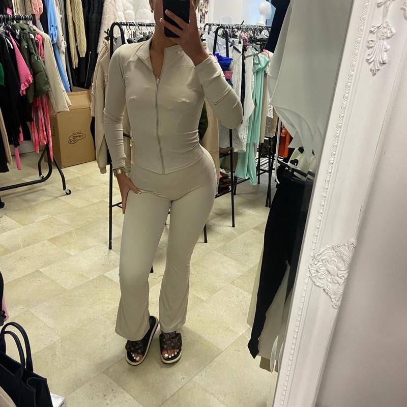 Gym Set - Scrunch Bum Flares and Gym Jacket Co-ord 2