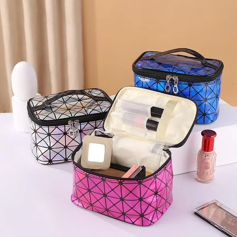 IINOVITY Geometric Cosmetic Bag with Makeup Organiser - Waterproof Toiletry Bag for Women, Stylish Travel Essential, 23 x 10 x 15 cm - Set, Handy 2
