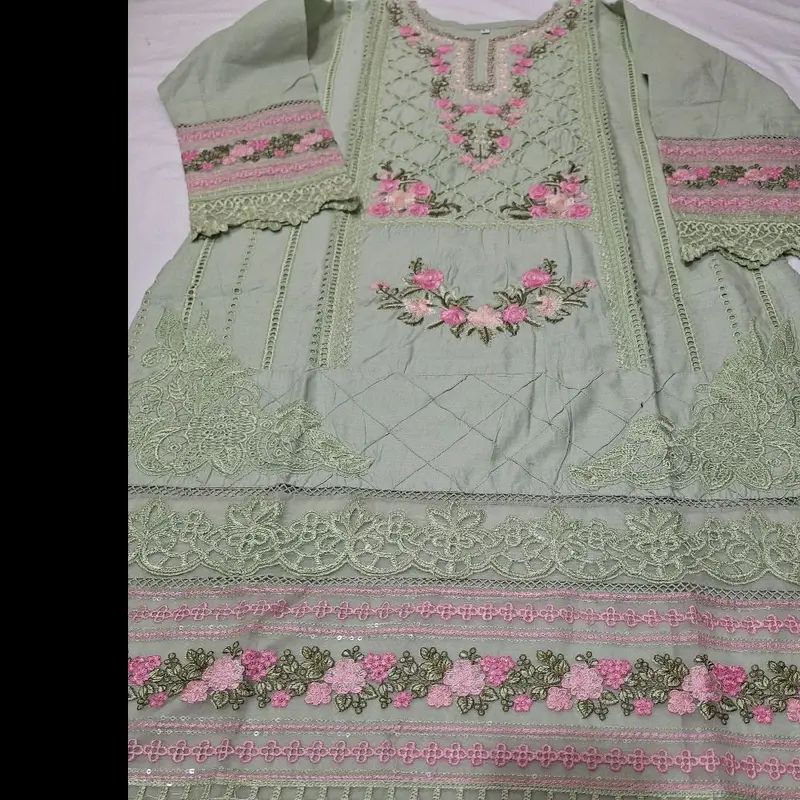 beautiful embroidered 3pc cotton lawn suite with khadi net dupatta. length 44. 5