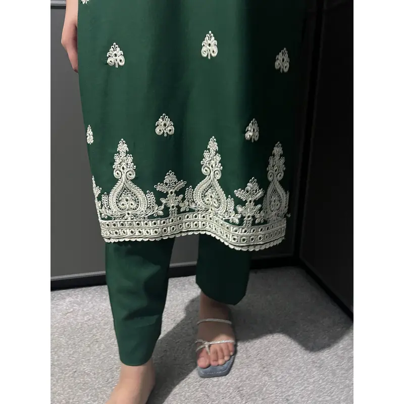 D-11 Embroidered  2 Piece Winter Dhanak  Outfit 1