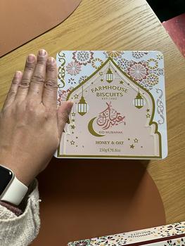 Product Review of Eid Honey & Oat Tin 250g from A**e ** 2