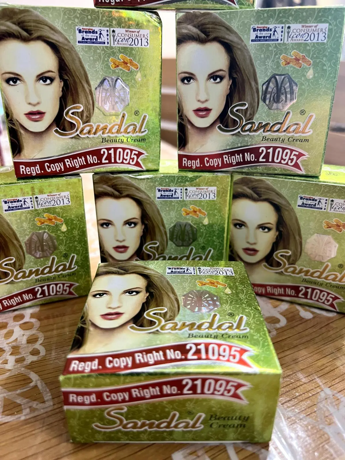 sandalwood Beauty Cream 100 % Herbal Anti freckles Moisturizers Skincare Comfort Rejuvenating Hydrate Hydrating Moisture