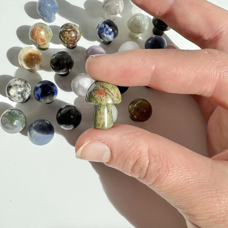 Crystal Mushrooms, 2cm 20mm Assorted Mini Crystal Mushrooms, Mini Crystal Funghi Carving Car Pendant Bag Pendant 2