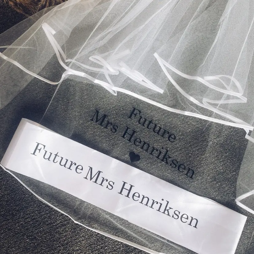 Personalised veil and sash