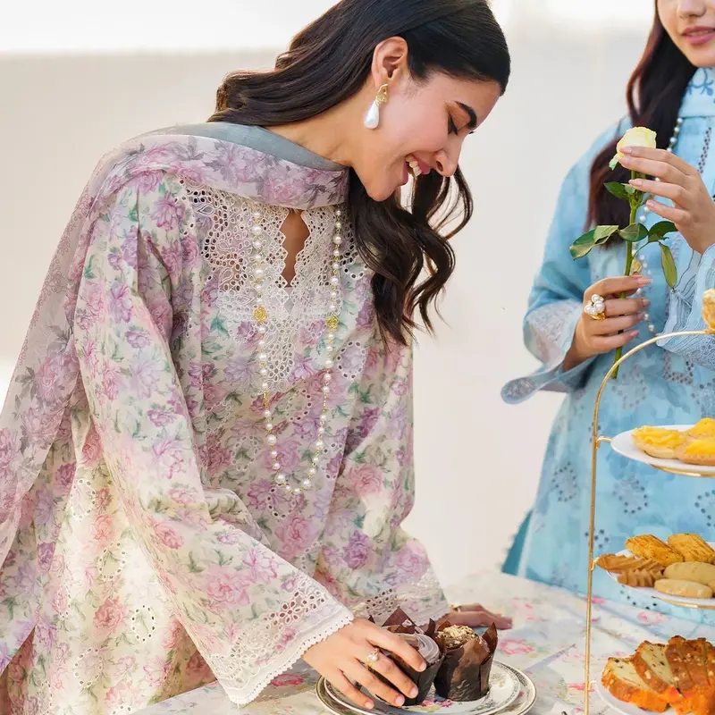 Baroque beautiful embroidered 3 piece lawn suit, Asian Pakistani traditional  Womenswear, original branded clothes 2