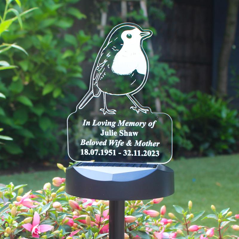 Personalised Robin Memorial Outdoor Solar Light 2
