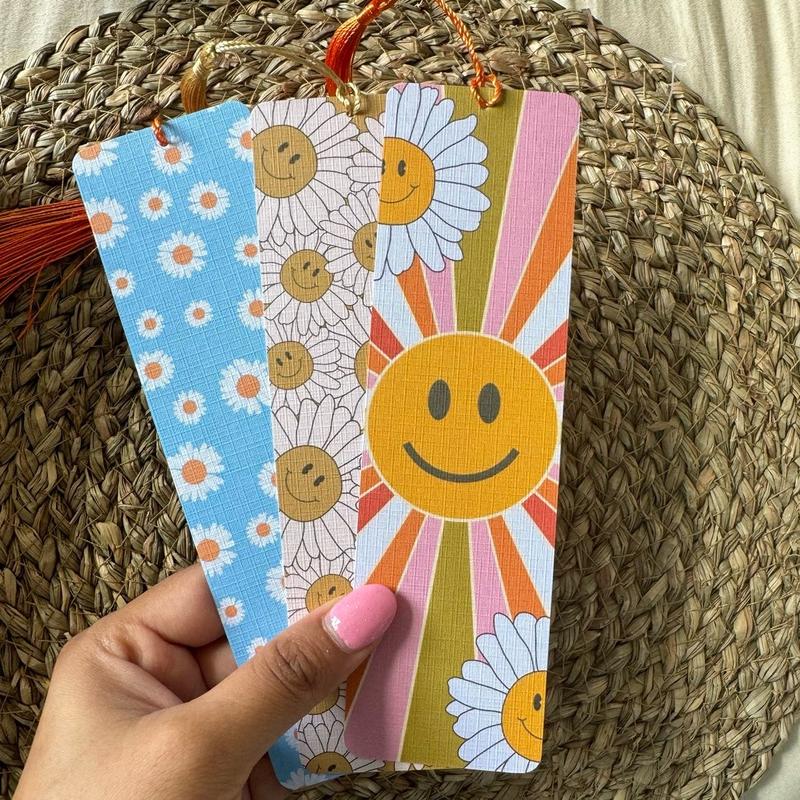 Aesthetic Girly Bookish Sunflower bookmark, Sunflower bookmark for Book Lovers , Linen Bookmark,Sunshine Bookmark, Reader's gifts 2
