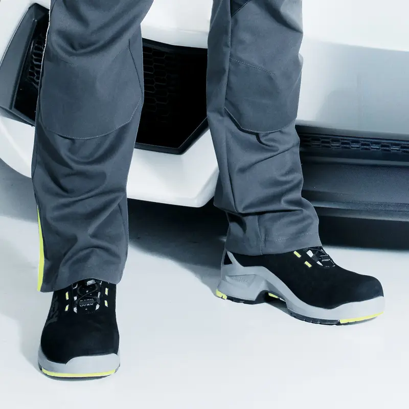 uvex 1 ESD Rated Metal-Free S2 SRC Lightweight Safety Trainers 85448 1