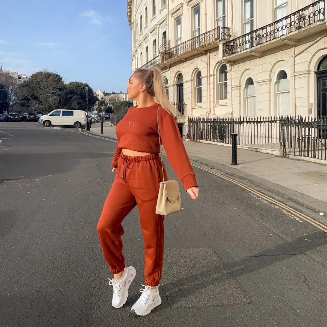 Women's Plain Sweatpants Joggers With Pocket Detail Causal Joggers For Daily Wear Winter Joggers Soft And Warm Bottoms