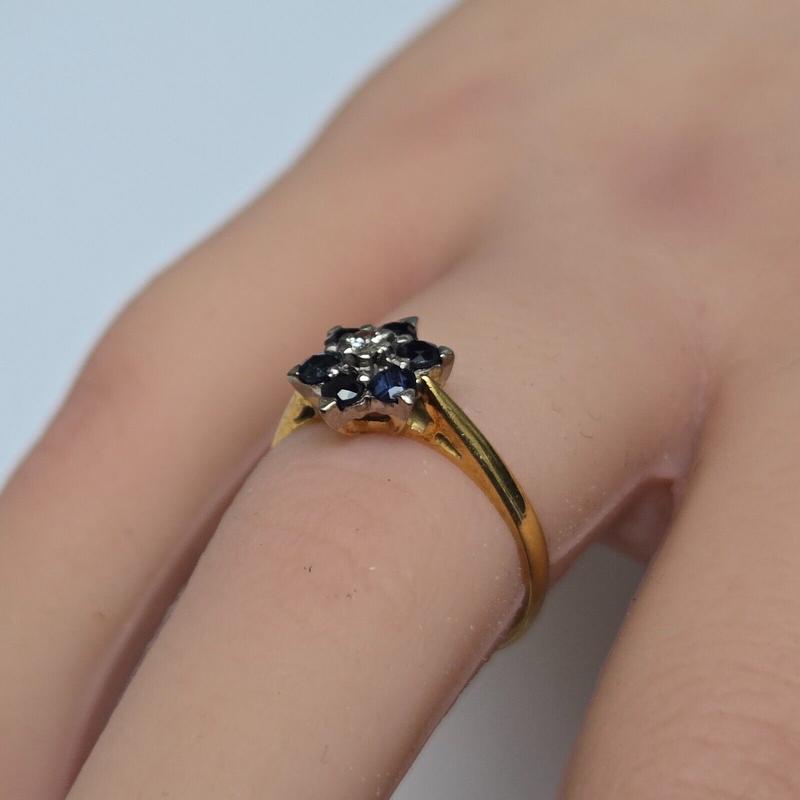 18ct Yellow Gold Ring Blue Sapphire and Diamonds Stones UK Ring Size J 2