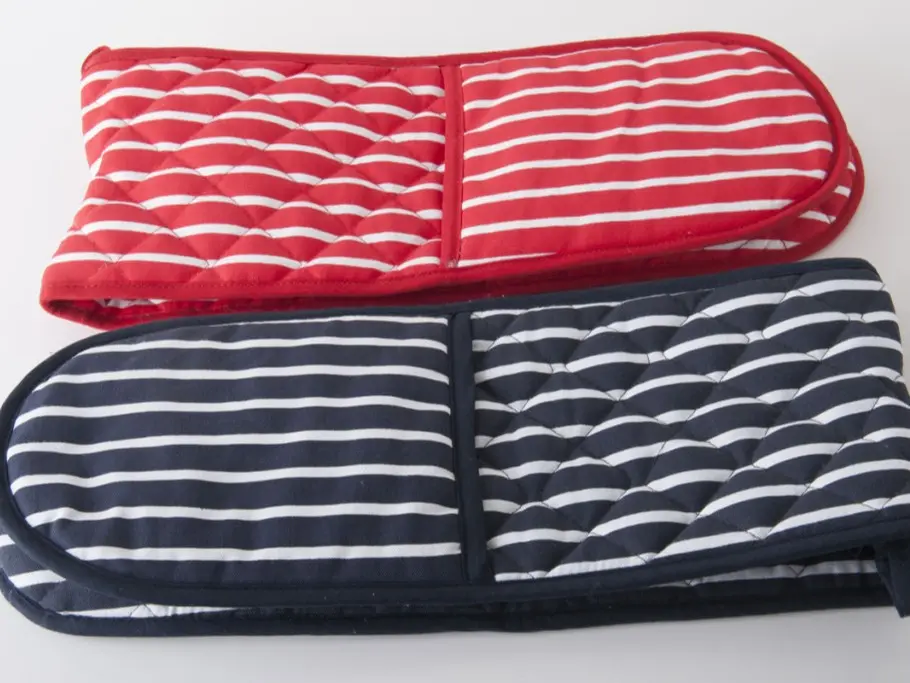 pack of 2 Double Quilted Butcher Stripe Chef Kitchen Oven Gloves Mitts Blue or Red Stripe Bakeware Classic Thick