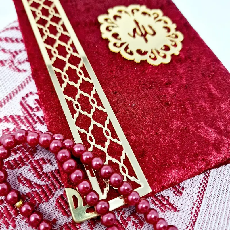 Yaqeen Islamic Gift Set (Surah Booklet, Prayer Beads Tasbeeh + Prayer Rug) Namaz Oriental Muslim Carpet Janamaz Sajadah, Hajj Umrah Ramadan Eid Wedding Niqah Gift Muslimah Velvet Cover Quran Muslim gift 3