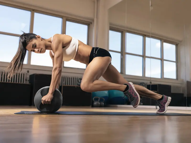 Sporteq Pro Medicine Ball - Strength Training Equipment for Core, Cardio Training - Workout Equipment with Double Handle Weighted Grip 6