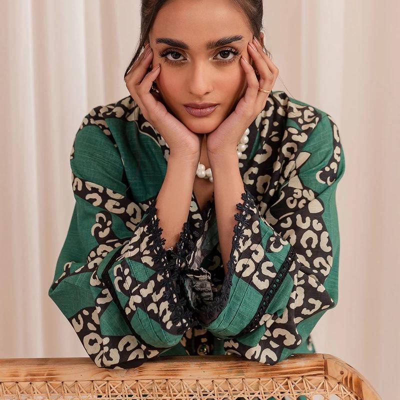Nureh - 2 Piece Printed Khaddar Shirt paired with Printed Khaddar Trouser regular chic 1