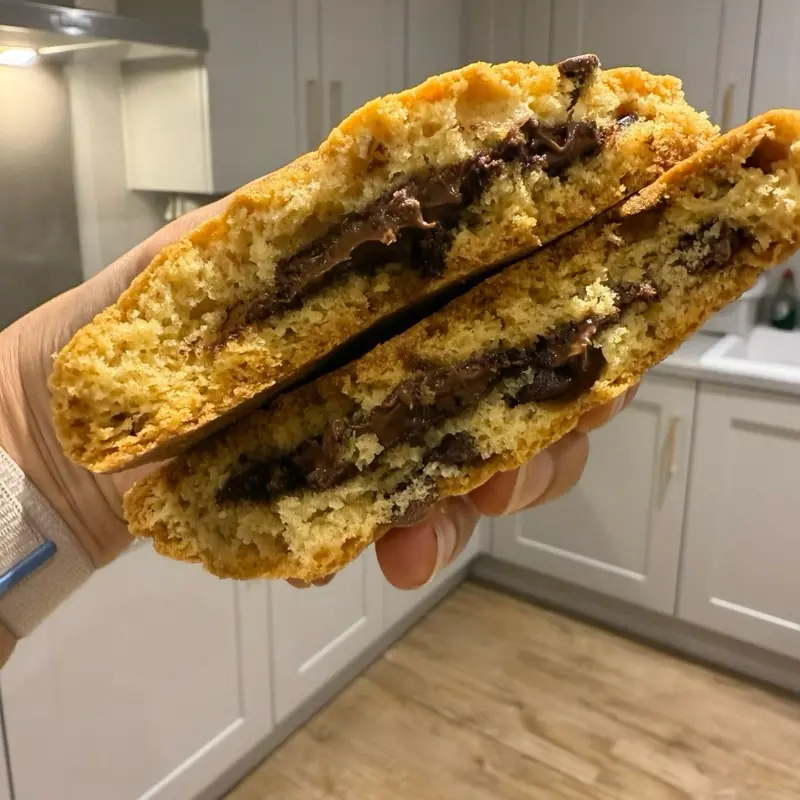 4 Double Chocolate Nutella Filling Cookies - Delicious Snack
