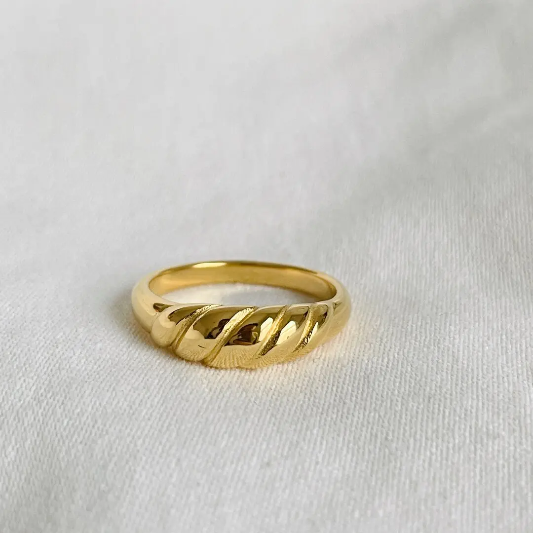 Thick Twist 18k Gold Plated Ring UK, Dome Croissant Gold Ring, Chunky Ring Gold Thick Band, Small Gold Twist Ring, Stackable Ring, Statement Ring
