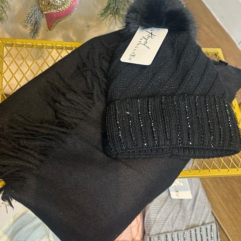 CW Hat & Scarf for Women - Winter Gift - Fashion Accessory - Womenswear 65cm x 180cm 4