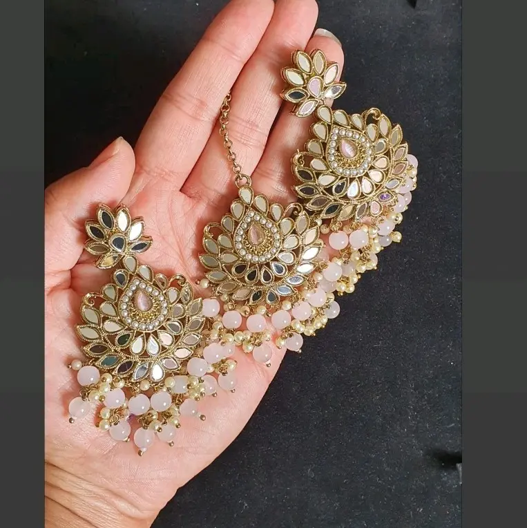 High quality earrings with tikka