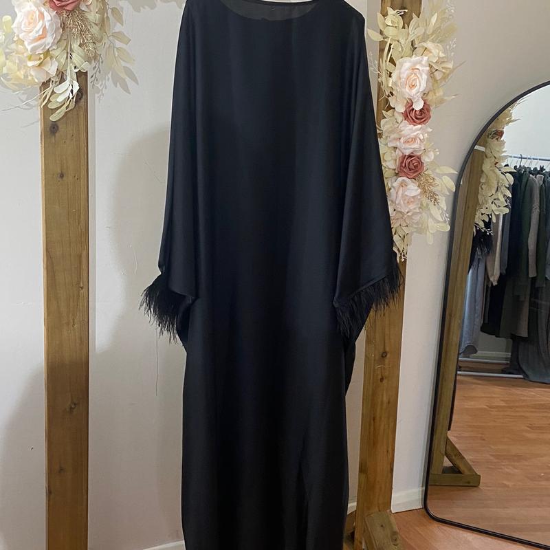 Black Feather Design Kaftan Abaya for Women - Perfect for Occasions 5