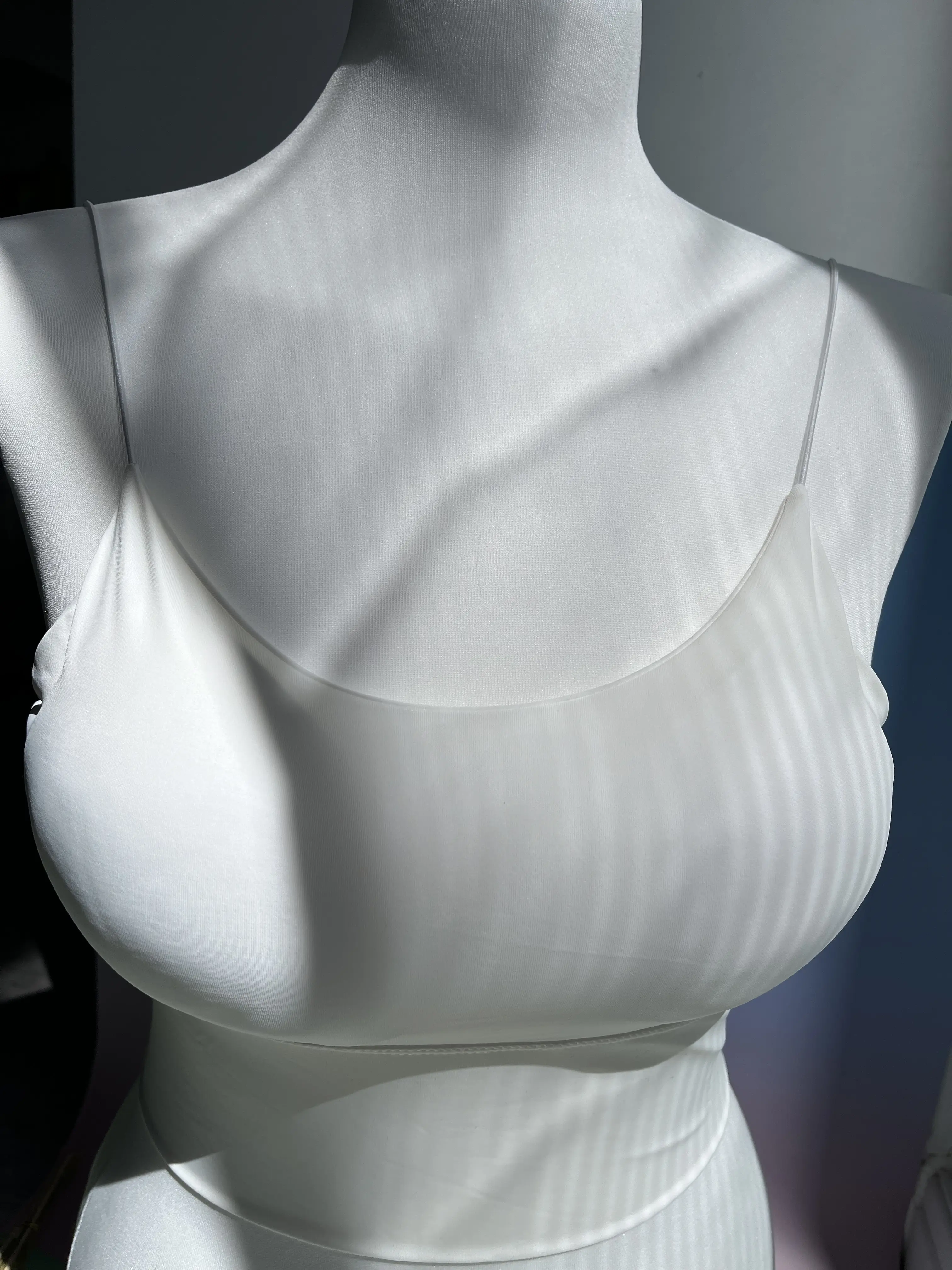 Women Tank Tops Strap Camisole with Padded Bra Vest Cami UK Padded Lingerie Seamless Camisole Crop Tops Womenswear Clothes