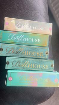 Product Review of The Dolls House Cosmetics Dare to Dream Lip Gloss – high-shine, non-sticky formula for smooth, hydrated, and glossy lips. from L**a K**3 0