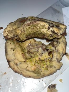 Product Review of 2x Pistachio Knafeh Stuffed Cookie with Chocolate Chips DISPATCHED MON-WEDNESDAY ONLY from S**n R**y 0