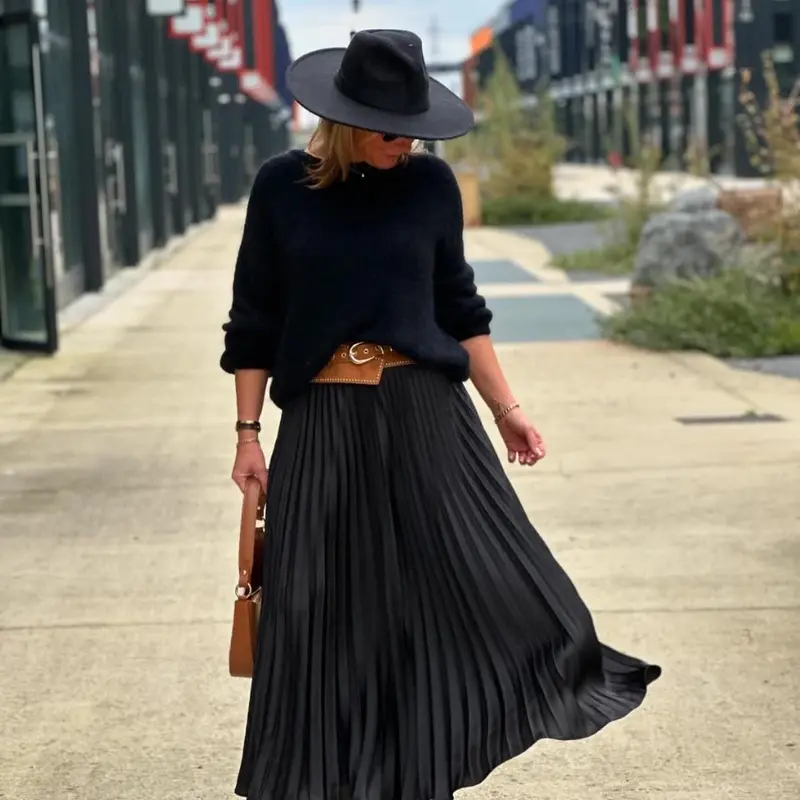 Women's Pleated Skirt - Perfect for Any Occasion 0