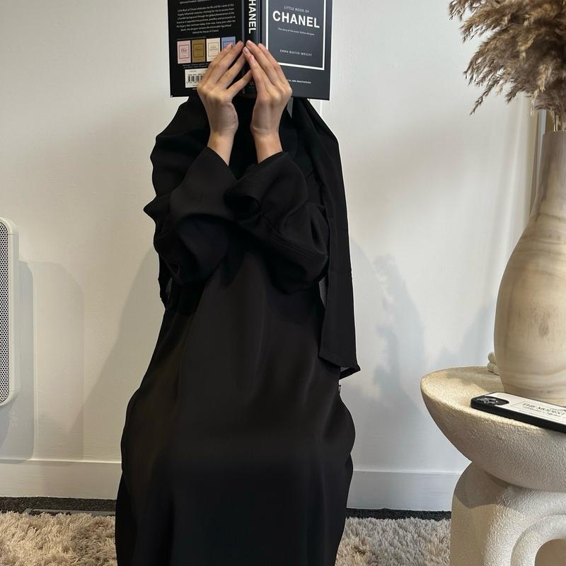 Junior Girls Abaya 1