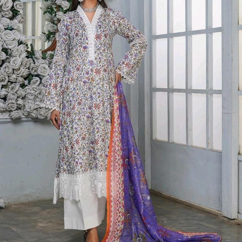 Munira lawn suits Dress 3