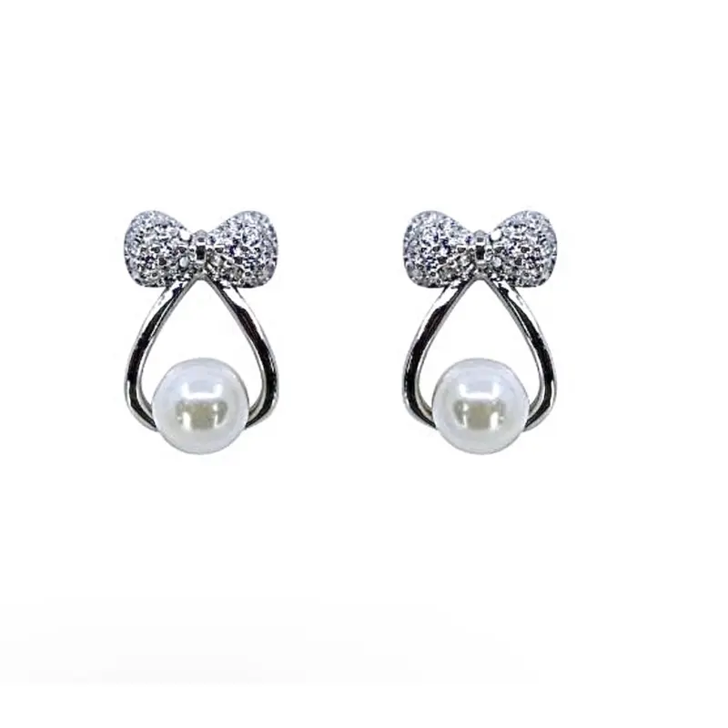 Pearl Stud Earrings 0