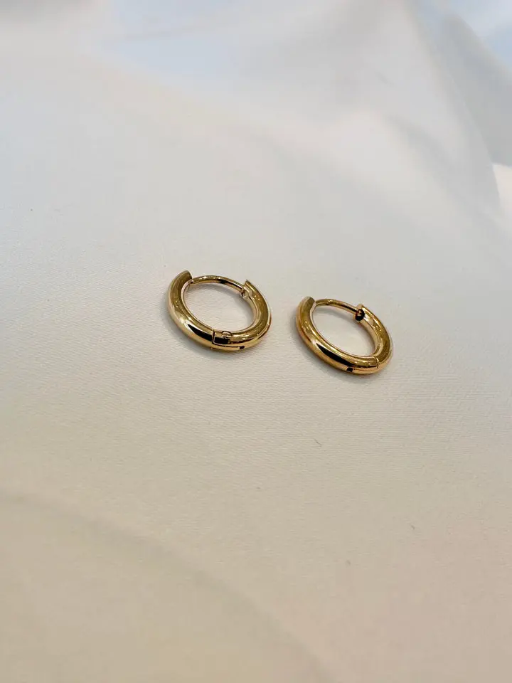 PLAIN MINI GOLD HOOP
