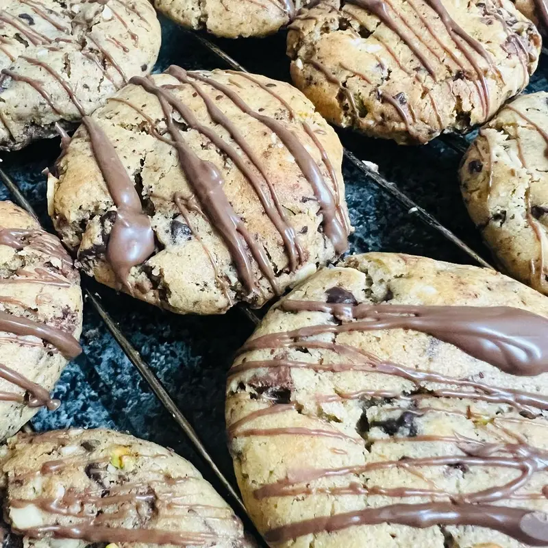 Pistachio, Chocolate and Orange NYC Style Cookies - Snack 6