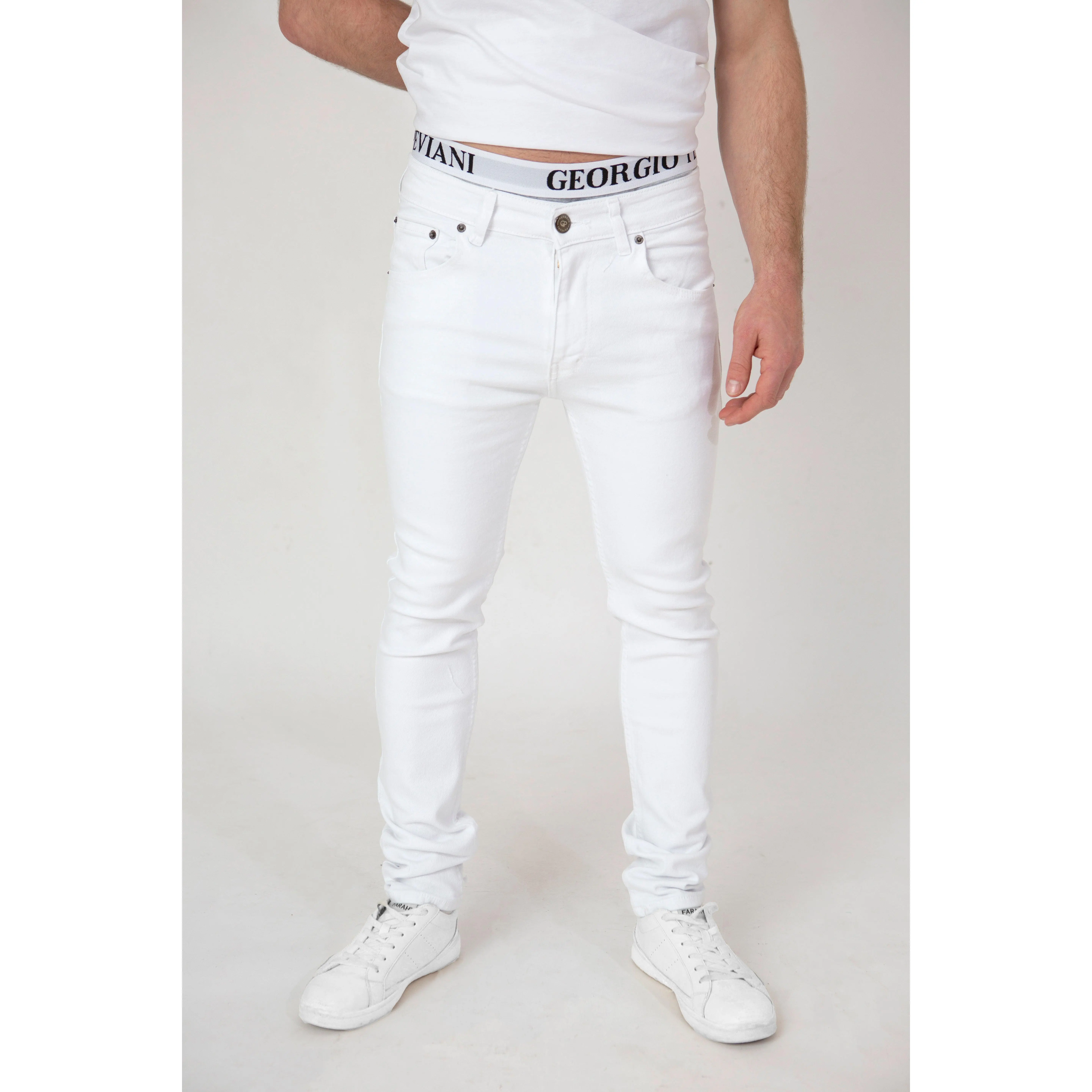 PURE COMFORT: WHITE COTTON DENIM RELAXED JEANS