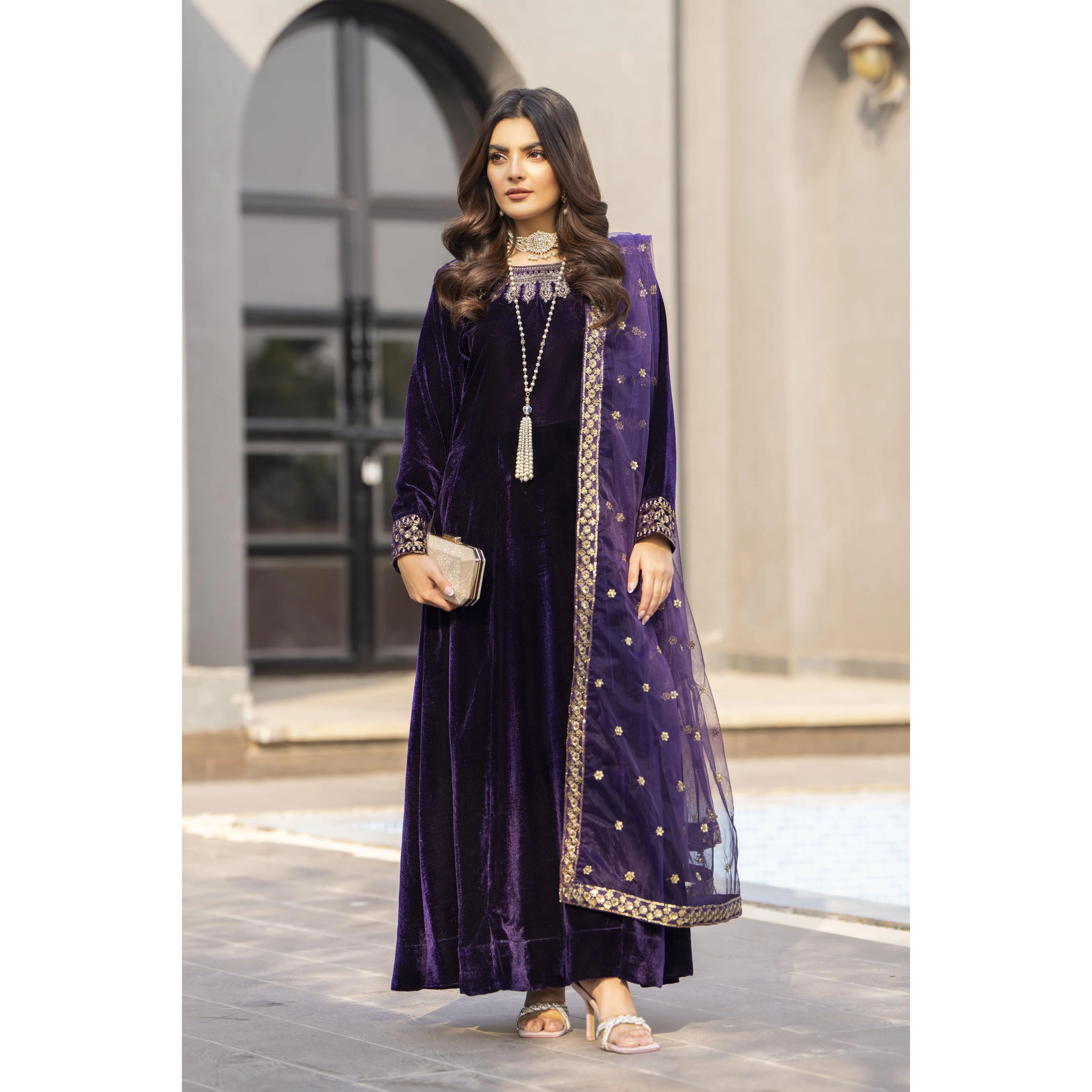 Pakistani Designer Luxury Velvet Noir Long Frock Elegant Womenswear by Aleezay – VNA1