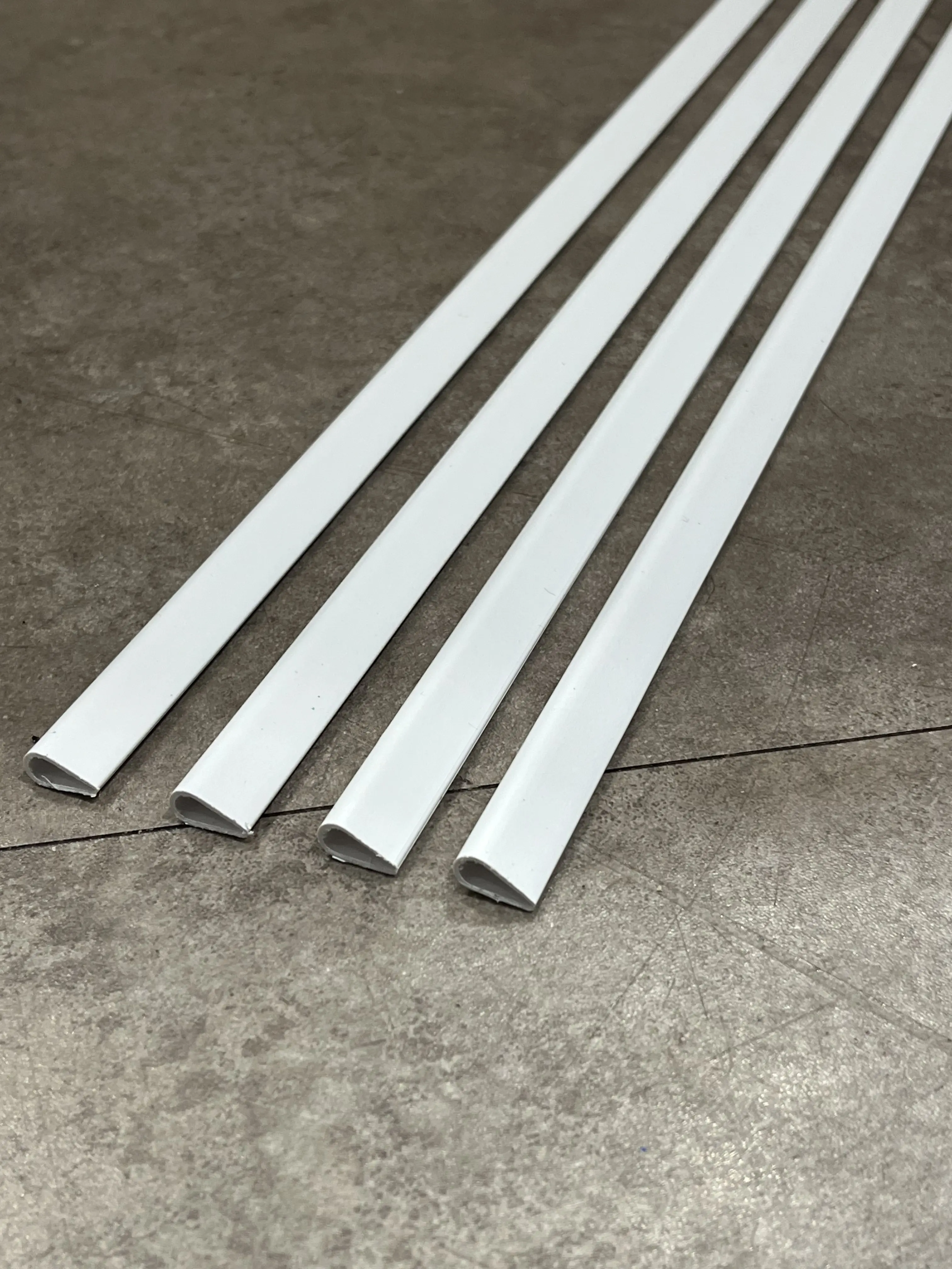 2 Sets White Poster Hanger Strips for Maxi Posters (61cm) With Cord | UK PRODUCT