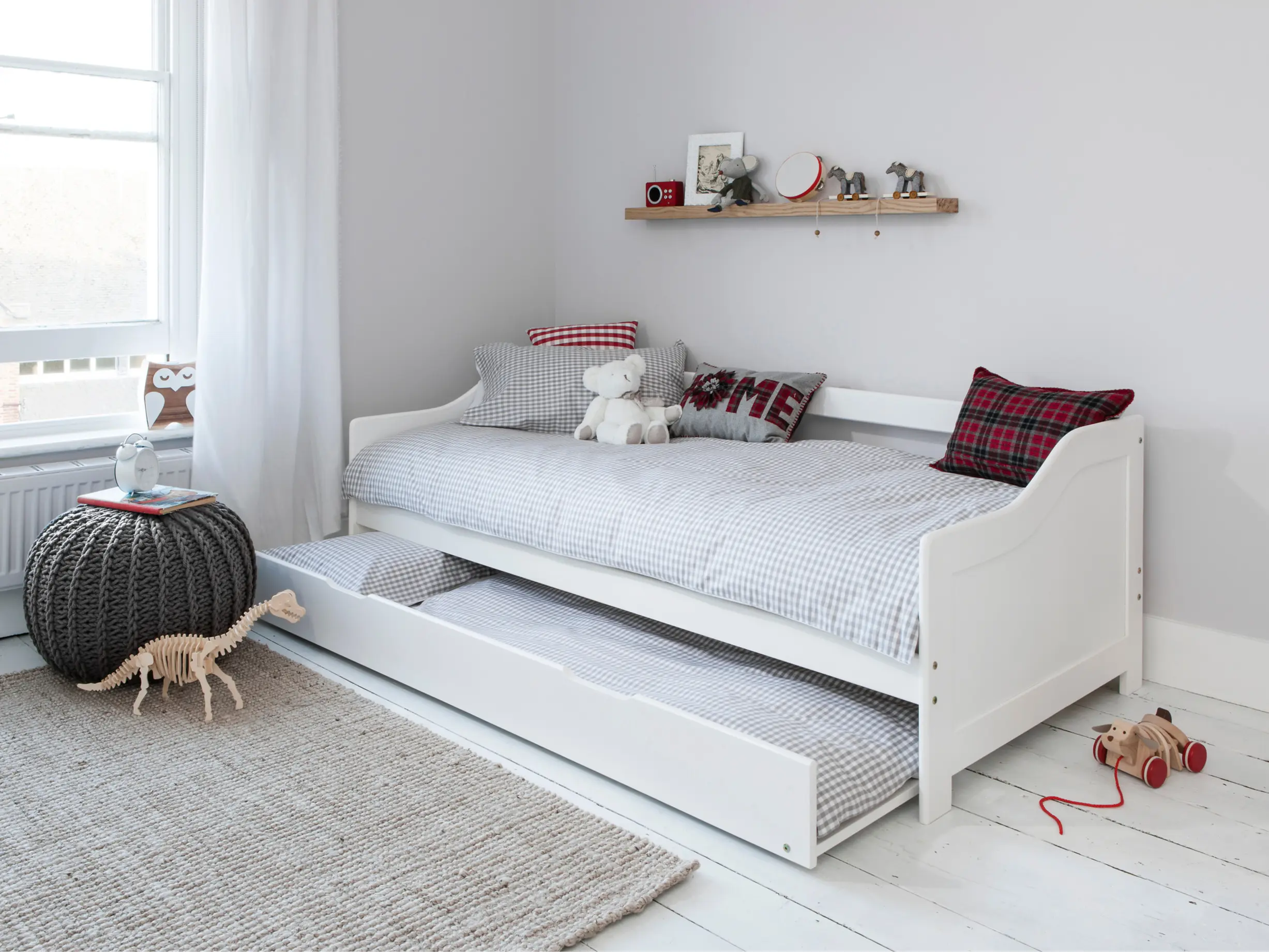 Hove Day Bed Frame with Pullout Trundle in White
