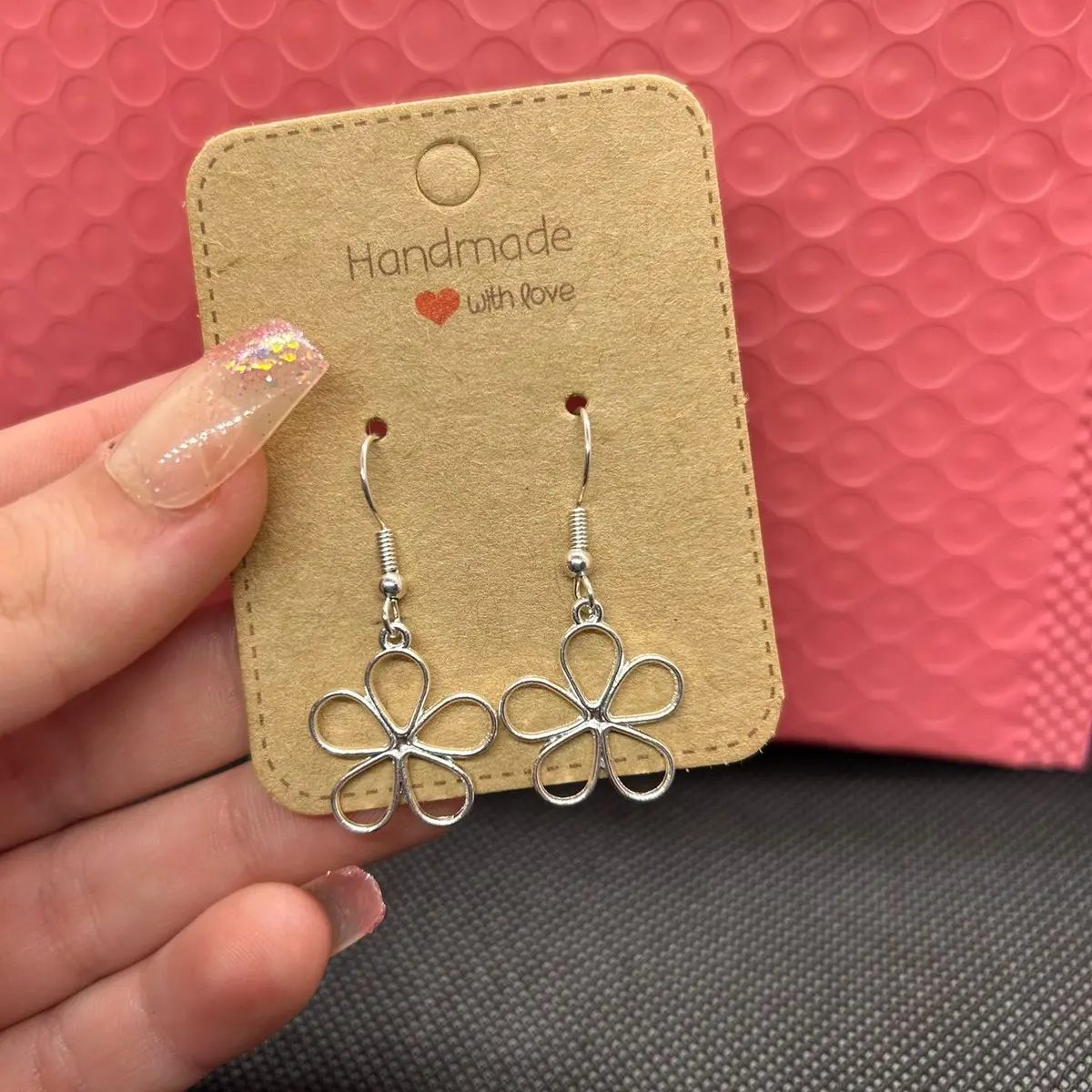 Silver Flower Earrings - Perfect for Any Occasion