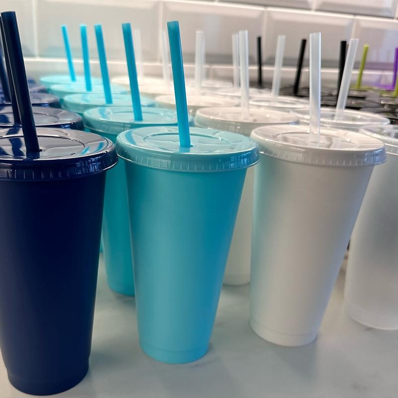 Starbucks style cold up, 700ml (24oz) capacity reusable cup. Lots of colour choices. Drinkware Stylish Water Bottles Plastic 4