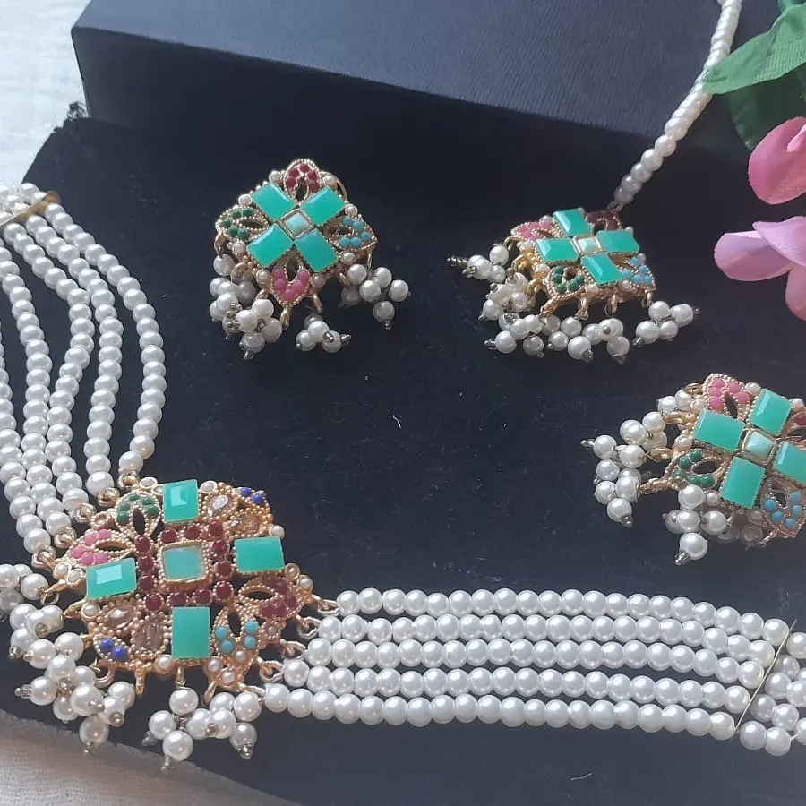 Peals necklace kundan set