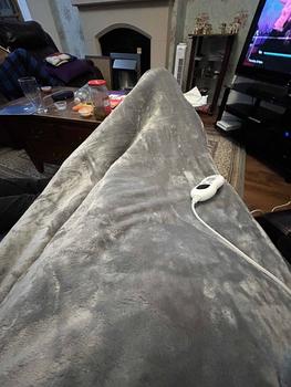 Product Review of Ultra Soft Double Layer Electric Heated Throw Blanket with Adjustable Heat Settings & Overheat Protection by OLIVIA ROCCO from R**💞 0
