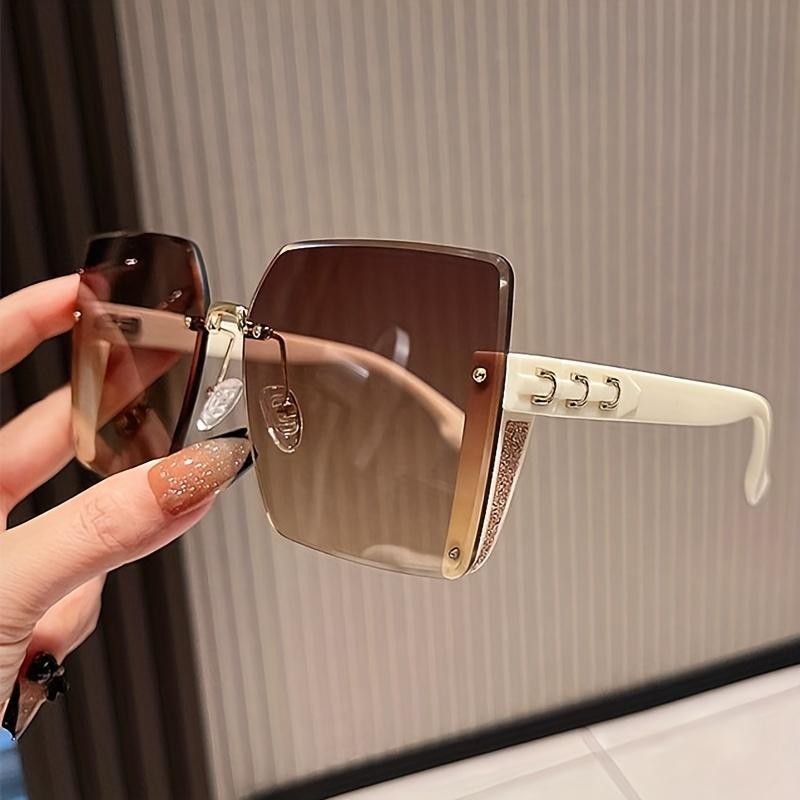 Product Introduction of Rimless Fashion Sunglasses For Women Men Casual Shiny Gradient Glasses For Summer Beach Vacation Travel 2