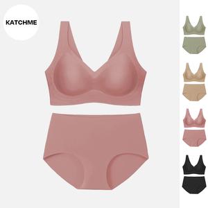 KatchMe Women's Plus Size Solid Seamless Non-Wired Full Cup Smoothing Bra & Hip-Hugging Panties Set,Two-Piece Sets,Women's Lingerie & Underwear Set